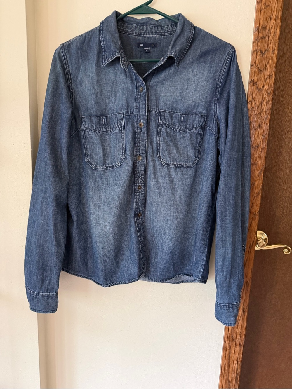 GAP Women’s Indigo Denim Button-Up Shirt